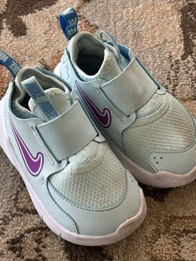 Nike Kids Mint Green Sneakers with Purple Swoosh